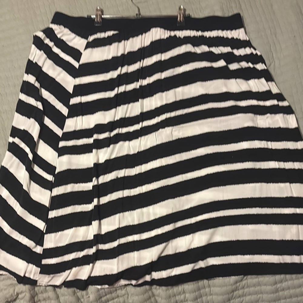 Ava & Viv Black and White A-Line Skirt